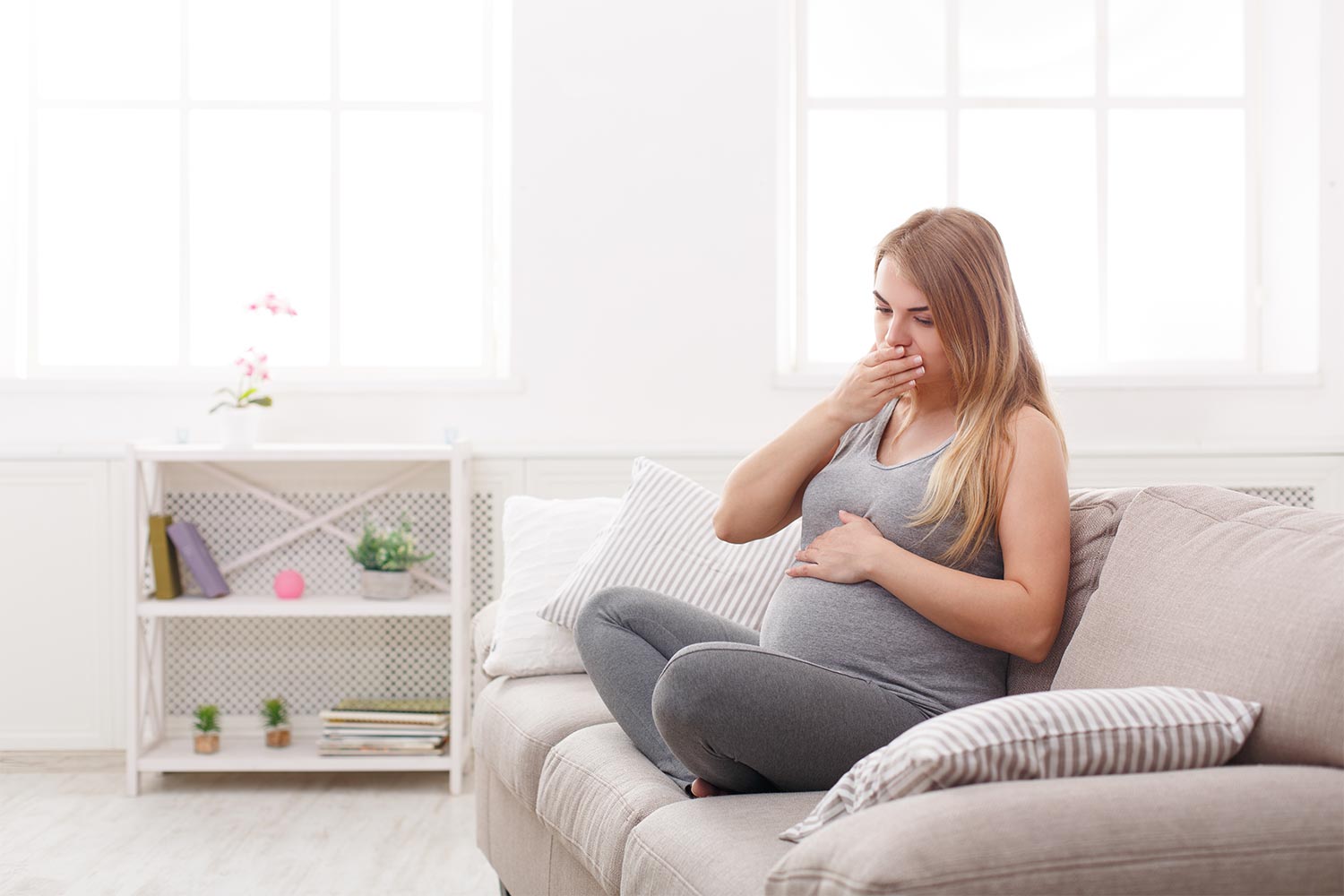 Mauvaise haleine pendant la grossesse :  pourquoi et que faire pour l’éviter